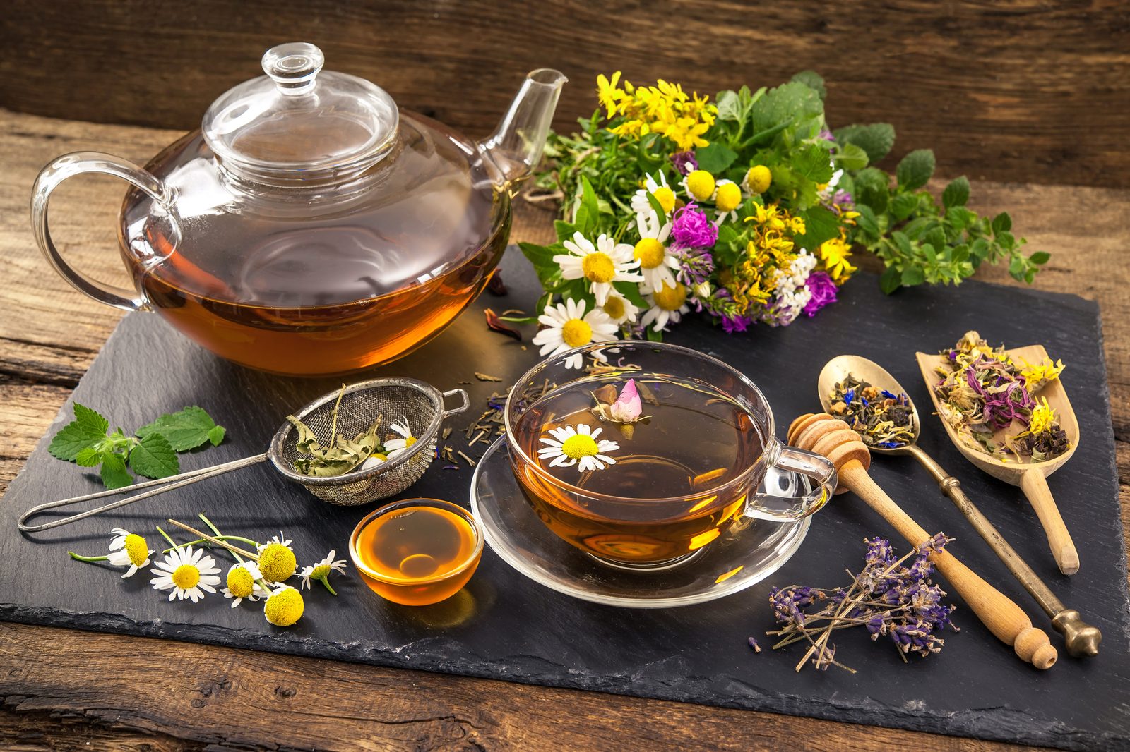 Kräutertee mit Honig